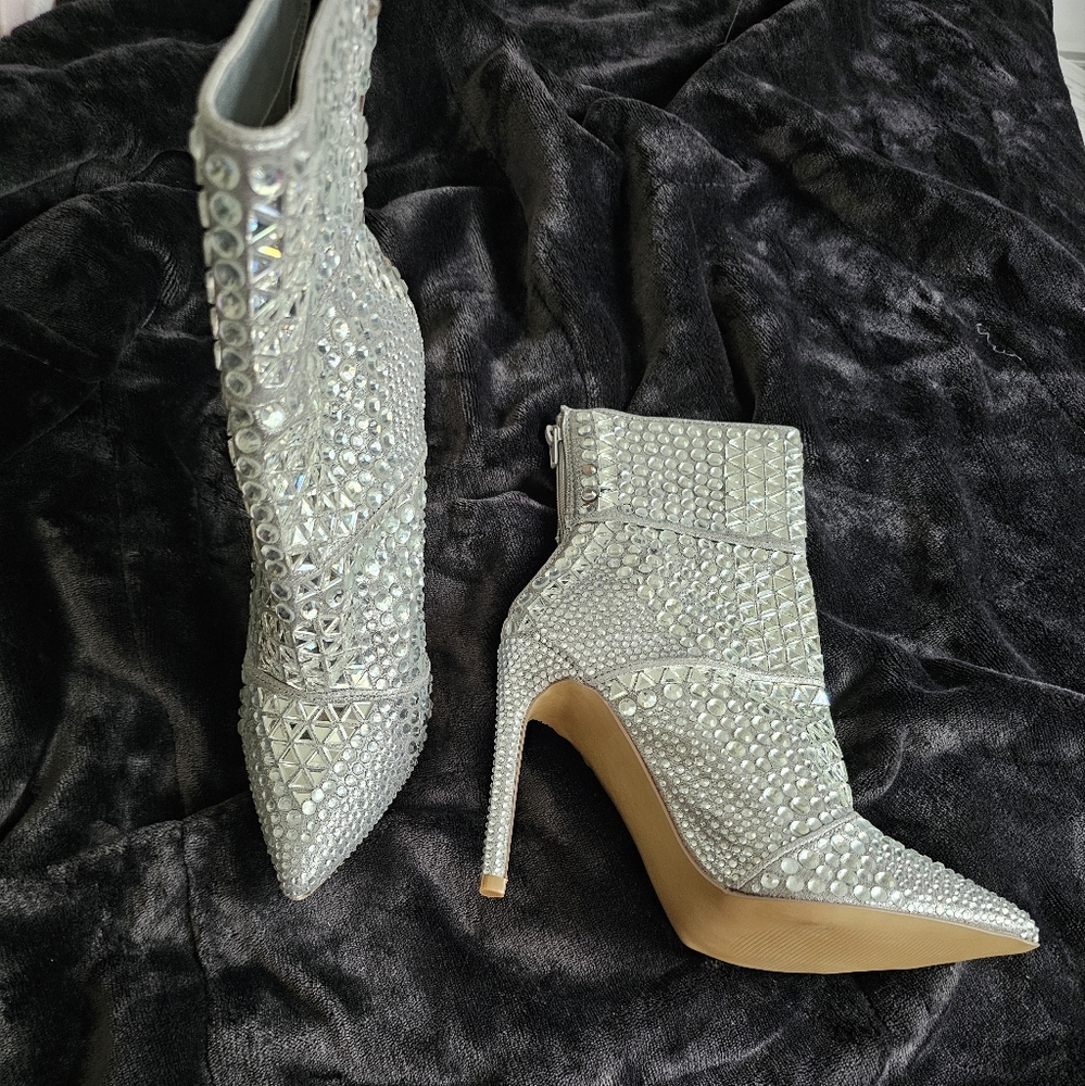Steve Madden Sliver Heel Boots.